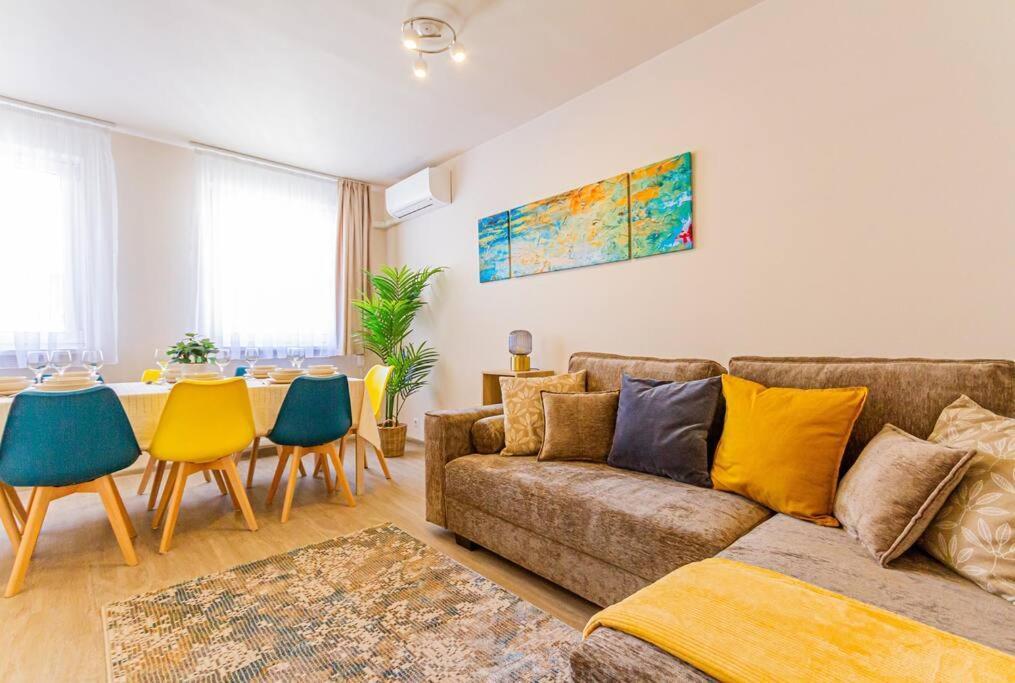 Roomy Apartment 80Sqm At City Center Free Parking Space, Ac & Balcony Будапешт Екстер'єр фото