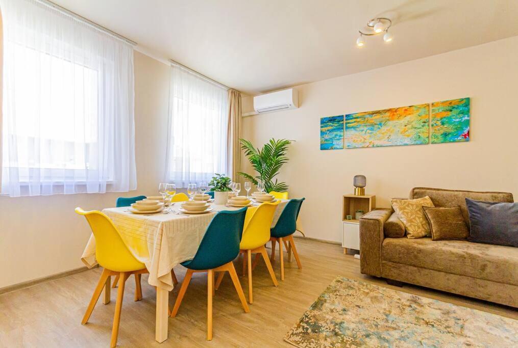Roomy Apartment 80Sqm At City Center Free Parking Space, Ac & Balcony Будапешт Екстер'єр фото